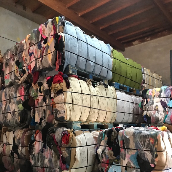 Meet your Posher's John & Carrie - Picture 7 of 7